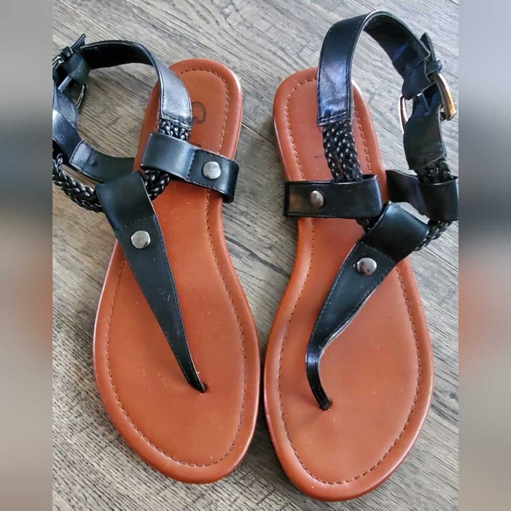 Curfew black sandals 7